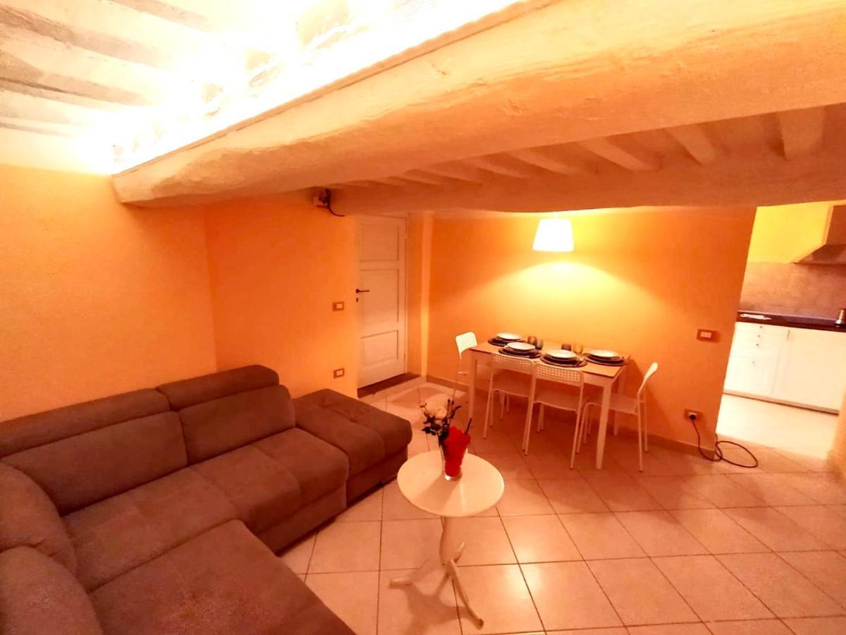 Piazza Napoleone Sweet Apartment Lucca Bagian luar foto
