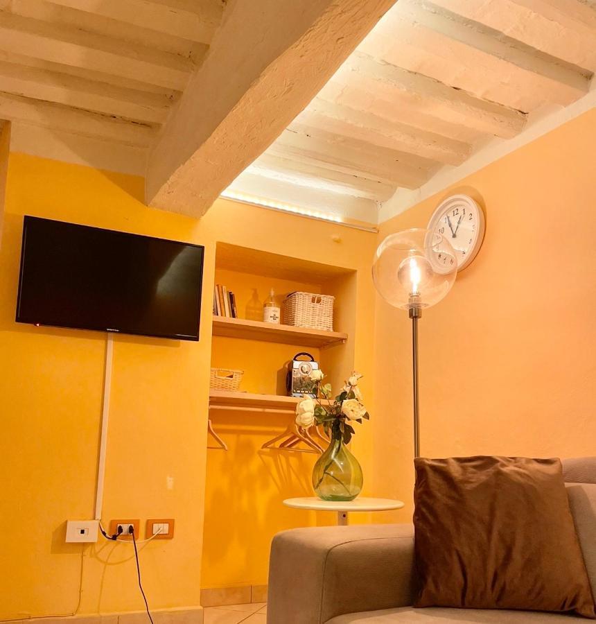 Piazza Napoleone Sweet Apartment Lucca Bagian luar foto