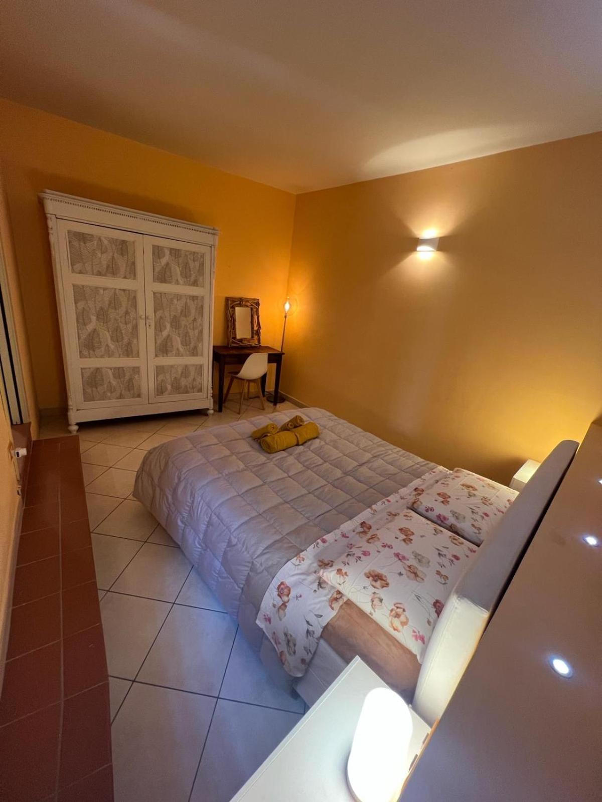 Piazza Napoleone Sweet Apartment Lucca Bagian luar foto